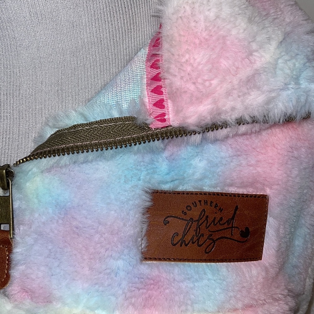 Southern Fried Chicks Fuzzy Long Tye Dye Pull Over W/Pockets - Picture 3 of 10